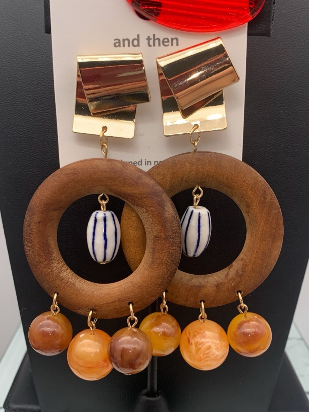 NWT chunky Gold Tone Wood & Orange Bead Statement Earrings